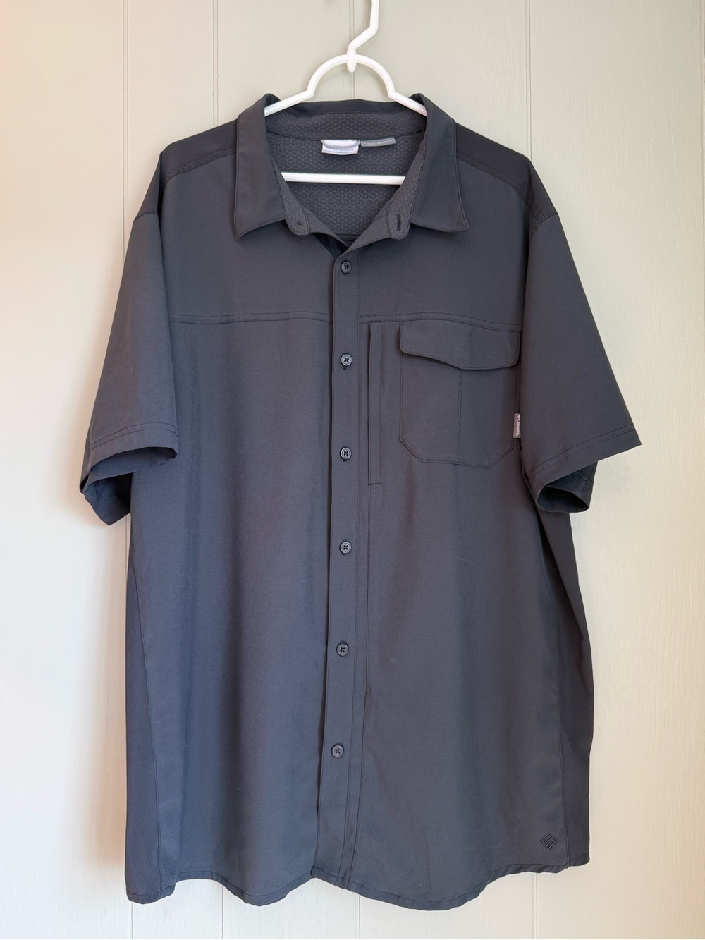 Columbia XXL Men's Short-Sleeve Button-Down Shirt Black Front Pocket